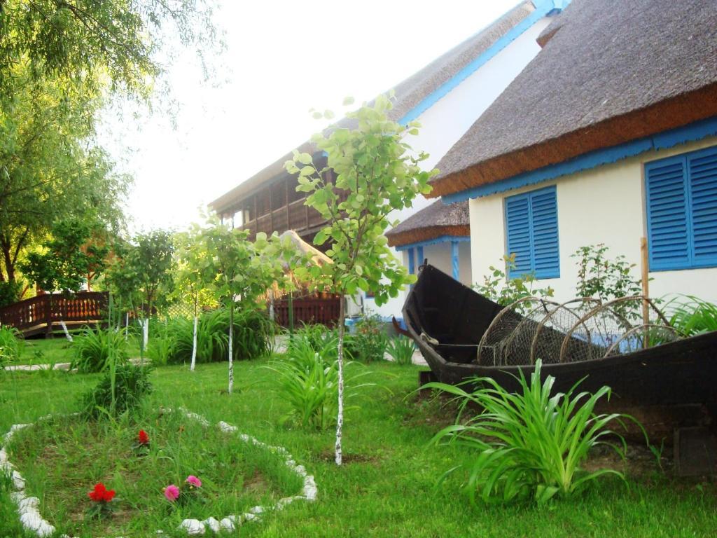 ホテルCasa Dintre Salcii Uzlina エクステリア 写真