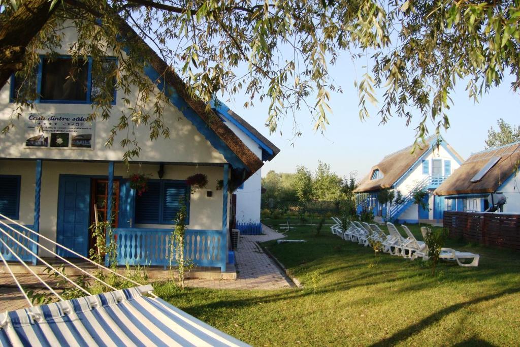 ホテルCasa Dintre Salcii Uzlina エクステリア 写真
